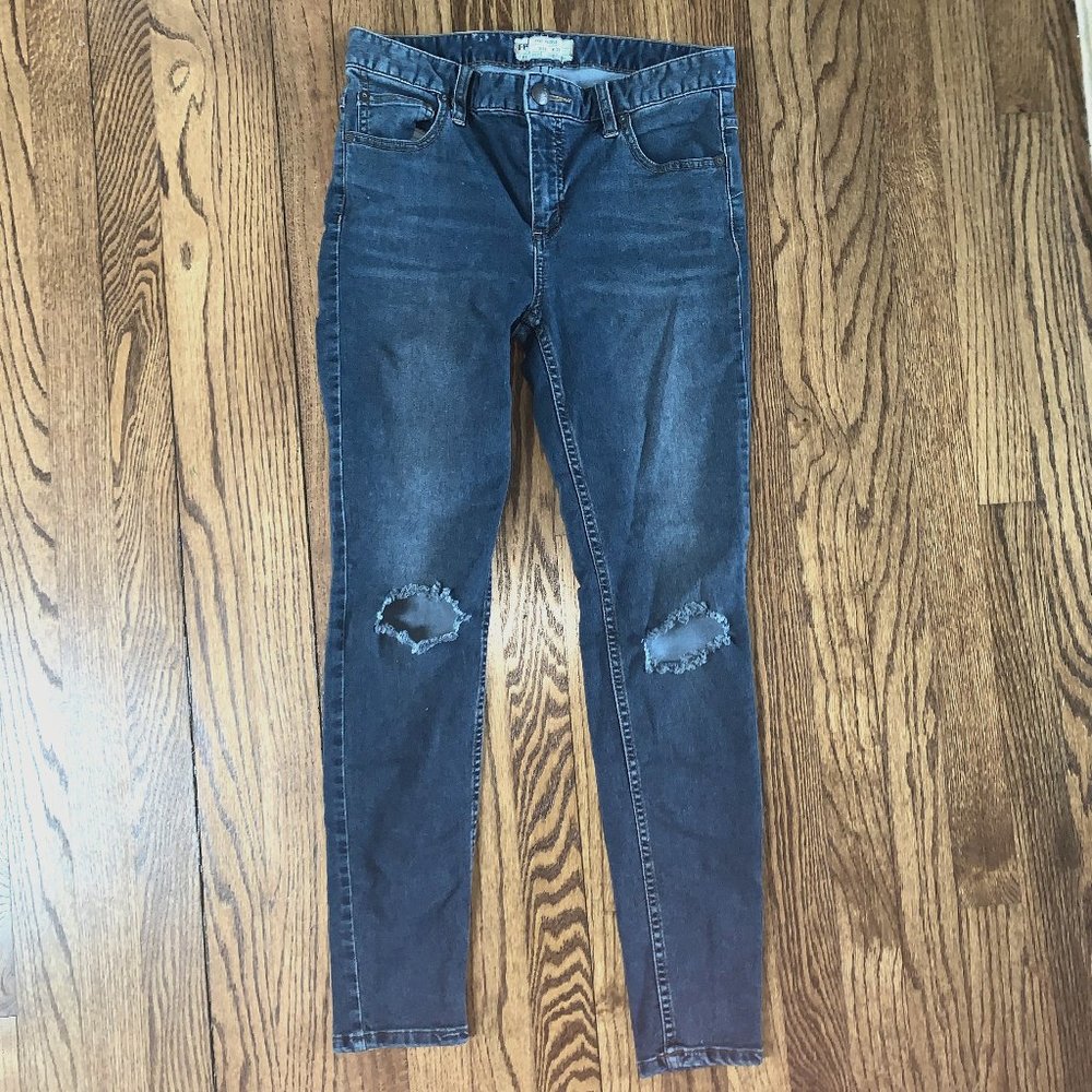 Free People High Waisted Jeans (Size: 28W)